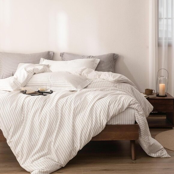 Cover with Zipper Closure and 2 Pillowcases, Color of Off White-Linen Grey Str - Picture 4 of 6